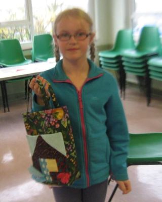 Polegate Young Quilters Make Patchwork House Blocks!